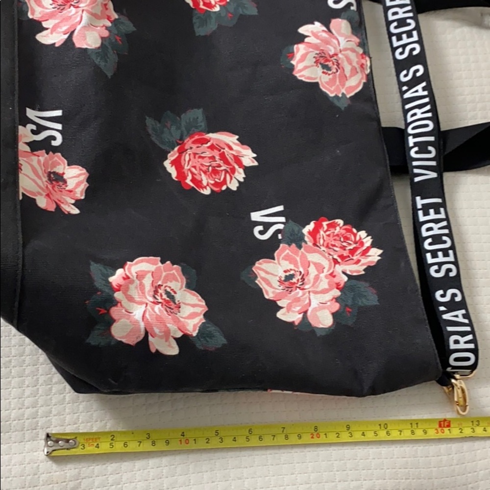 Women Victoria’s Secret Flower Bag - Picture 5 of 7